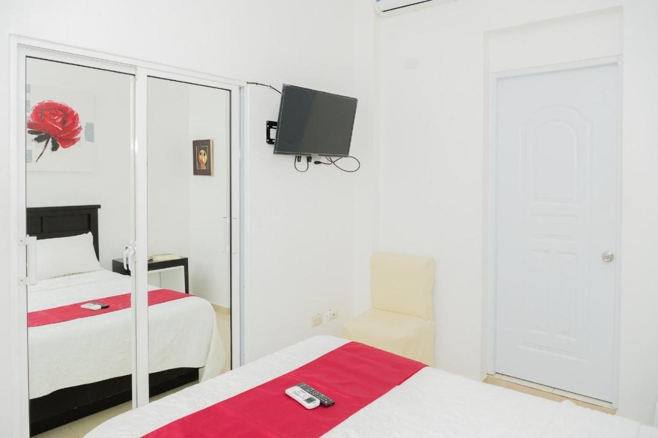 Hostal San Francisco De Asis Santo Domingo Exterior photo