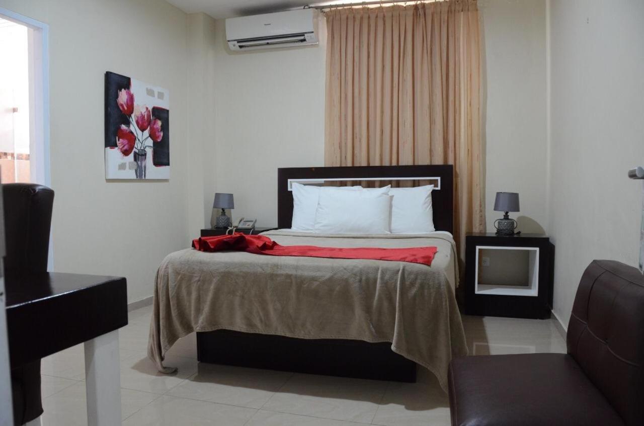 Hostal San Francisco De Asis Santo Domingo Exterior photo