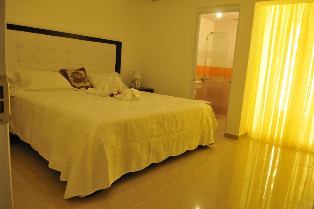 Hostal San Francisco De Asis Santo Domingo Exterior photo