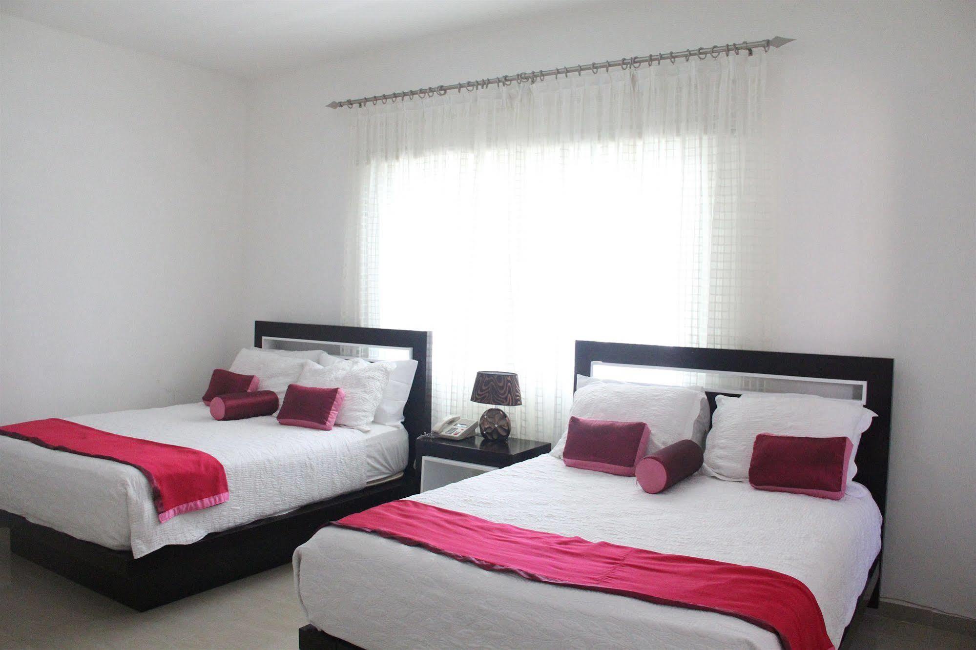 Hostal San Francisco De Asis Santo Domingo Exterior photo