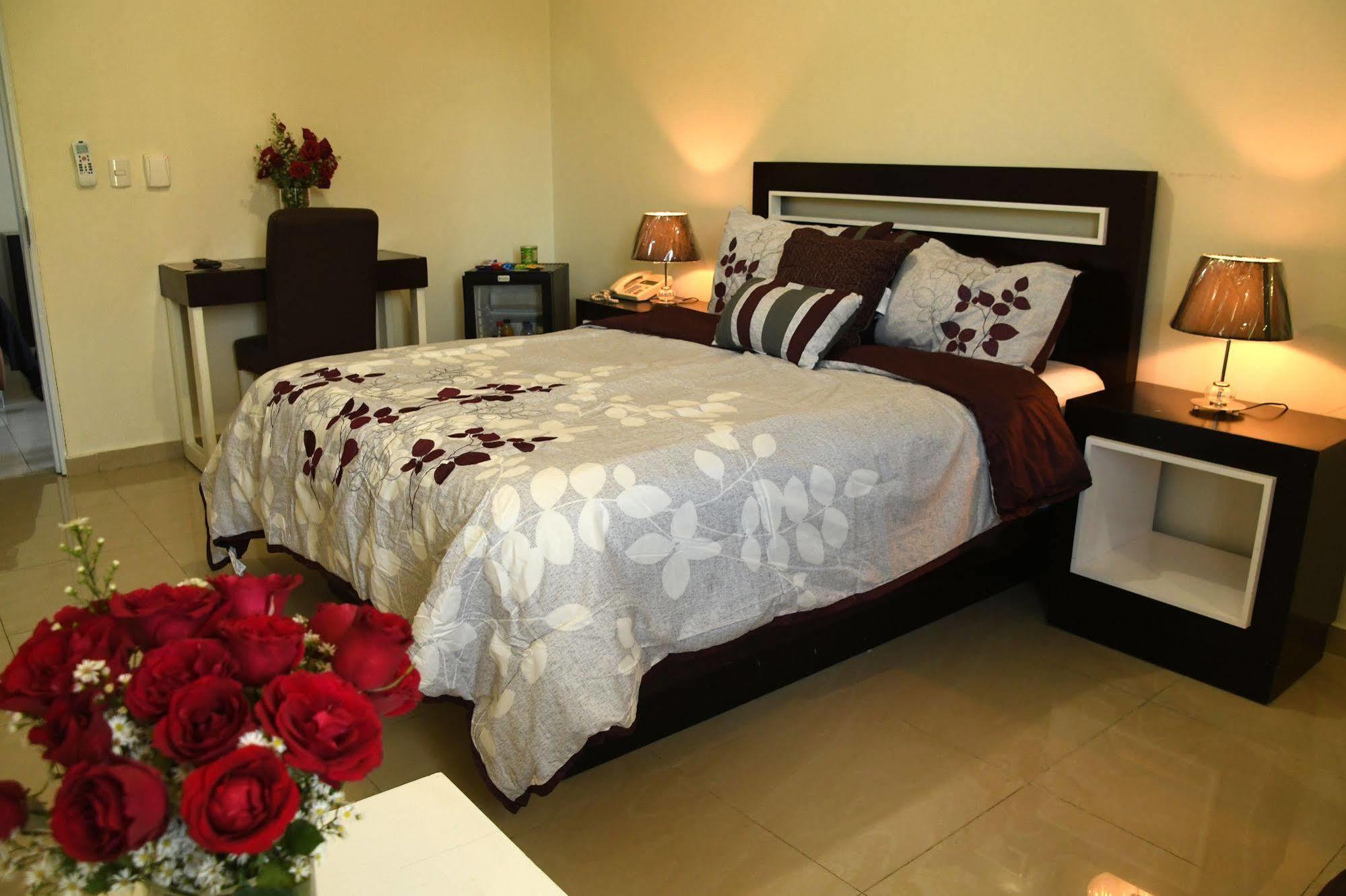 Hostal San Francisco De Asis Santo Domingo Exterior photo