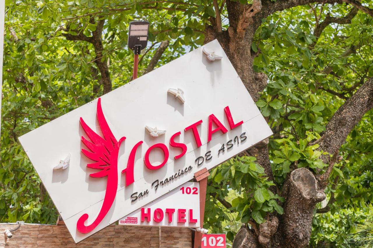 Hostal San Francisco De Asis Santo Domingo Exterior photo