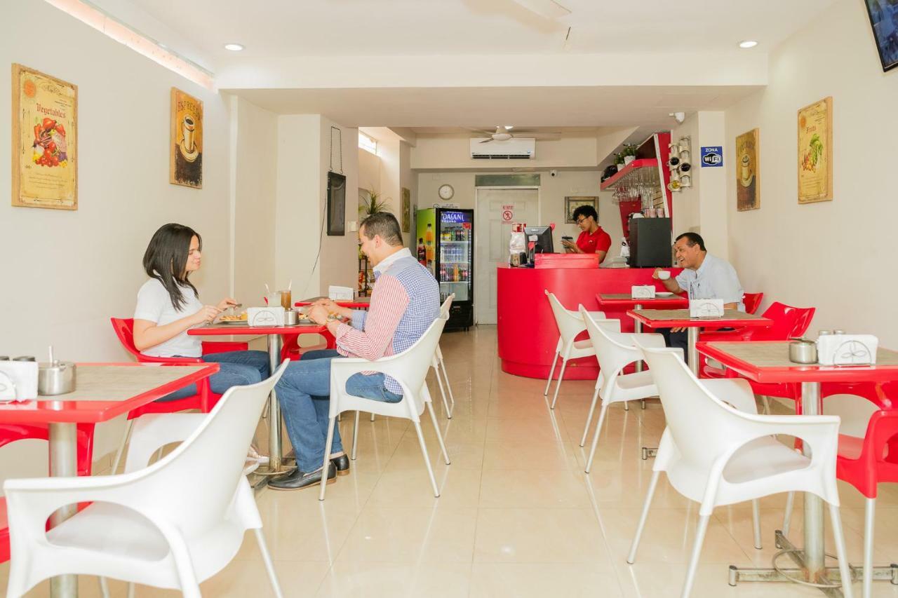 Hostal San Francisco De Asis Santo Domingo Exterior photo